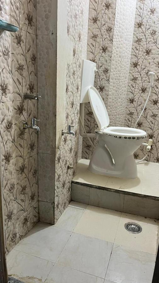 Krishna P. Guest House バラナシ エクステリア 写真