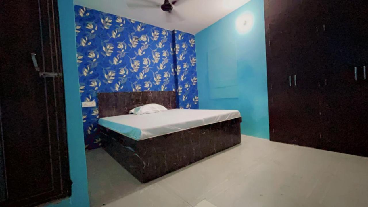 Krishna P. Guest House バラナシ エクステリア 写真