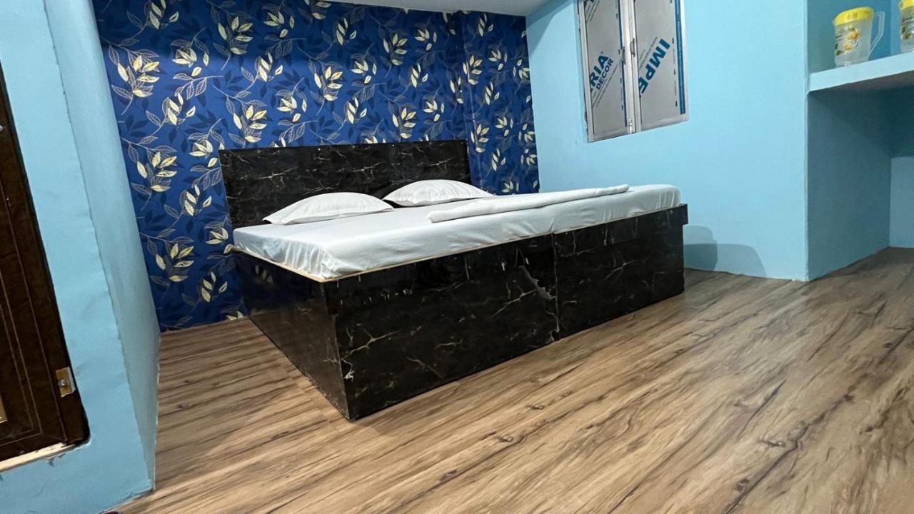 Krishna P. Guest House バラナシ エクステリア 写真